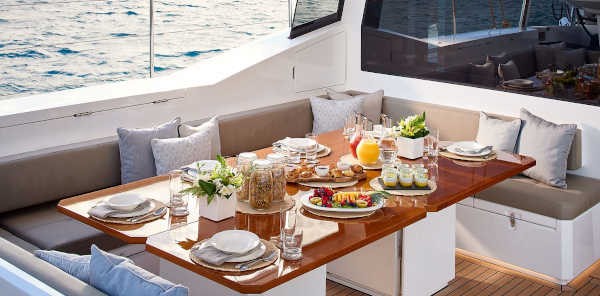 90_Oyster-122-Segelyacht-Mieten-Charter-Executive-Yachting_03