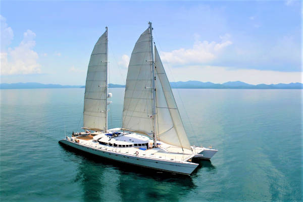 Douce-France-Sailing-Yacht-Charter-Mieten-Executive-Yachting_02