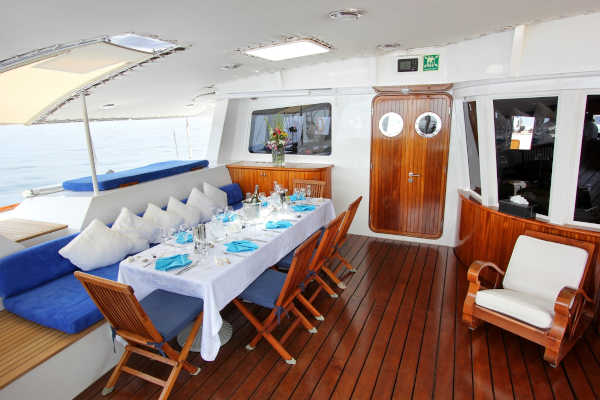 Douce-France-Sailing-Yacht-Charter-Mieten-Executive-Yachting_30